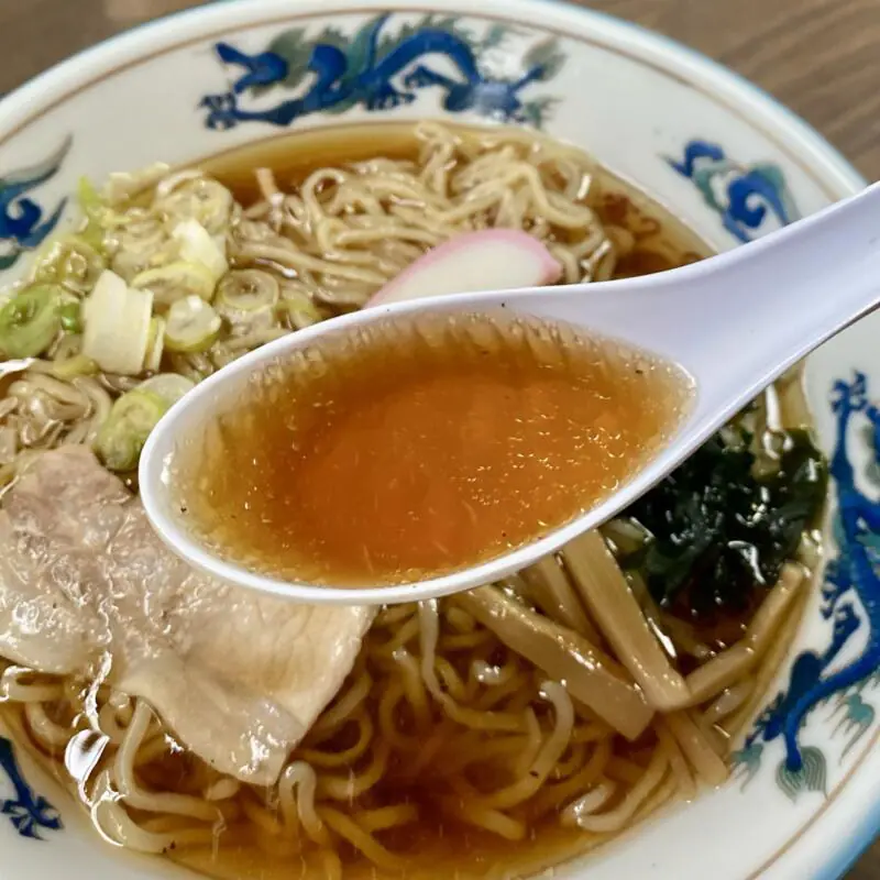 マルシメ食堂 マルシメ精肉店 山形県最上郡真室川町新町 真室川駅前 中華そば 醤油ラーメン スープ