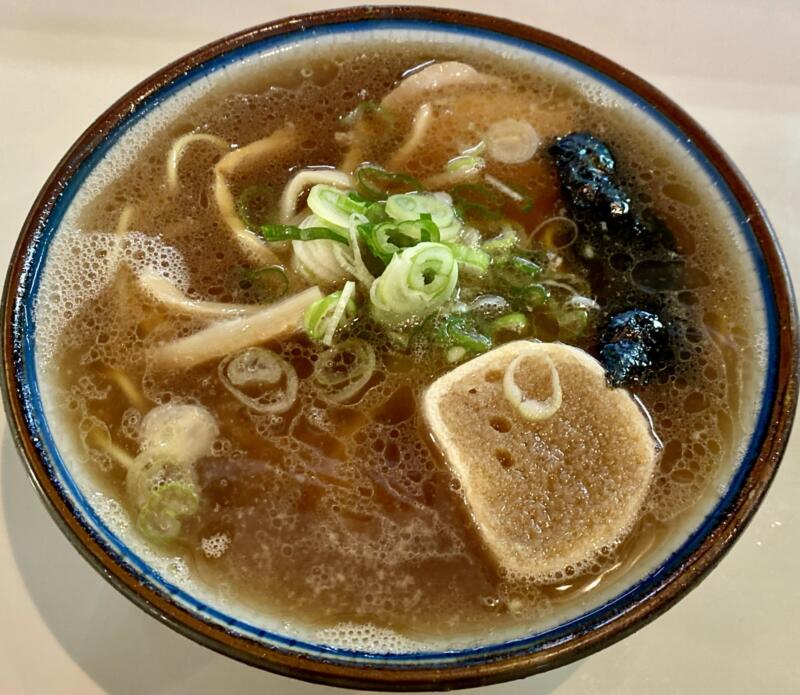 長寿軒 秋田県湯沢市大町 秋田ご当地 油田系ラーメン 豚骨醤油ラーメン ラーメン 普通盛り