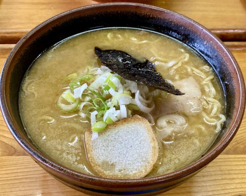 ニュー長寿軒 長寿軒 サンロード店 秋田県湯沢市大町 秋田ご当地 油田系ラーメン 味噌ラーメン みそラーメン