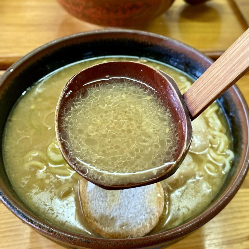 ニュー長寿軒 長寿軒 サンロード店 秋田県湯沢市大町 秋田ご当地 油田系ラーメン 味噌ラーメン みそラーメン スープ