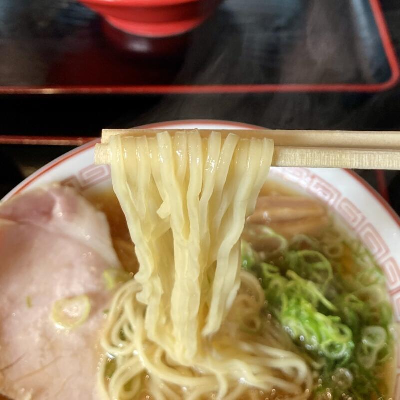 極中華蕎麦ひろた 青森八戸店 青森県八戸市南類家 ひろたの中華蕎麦セット ミニとろチャ丼 生卵 ジョッキ黒ウーロン茶 中華そば 醤油ラーメン 麺