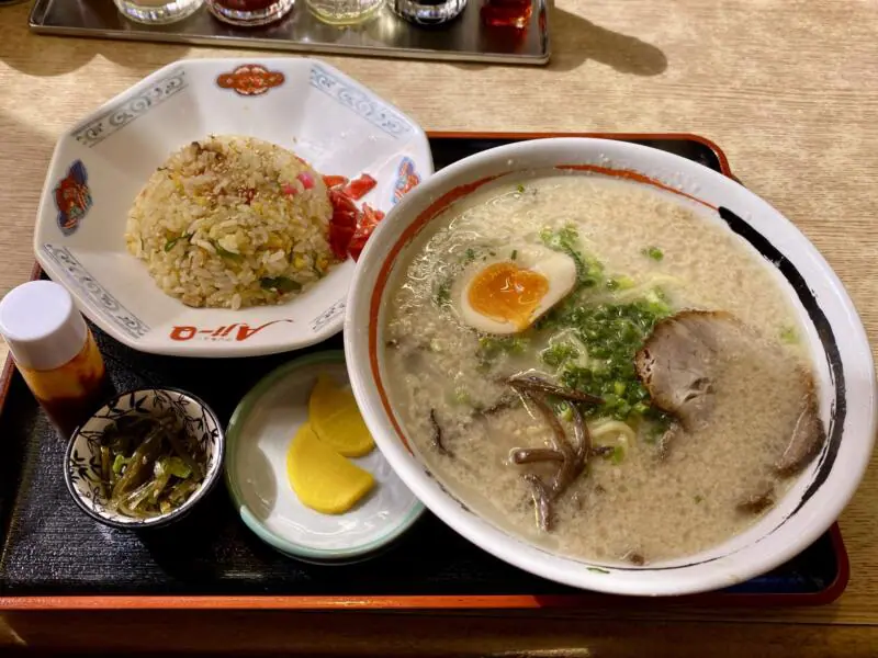 ラーメンショップAji-Q アジキュー 外旭川店 秋田県秋田市外旭川 コク旨とんこつ 豚骨ラーメン Aセット 半チャーハン 炒飯 おしんこ