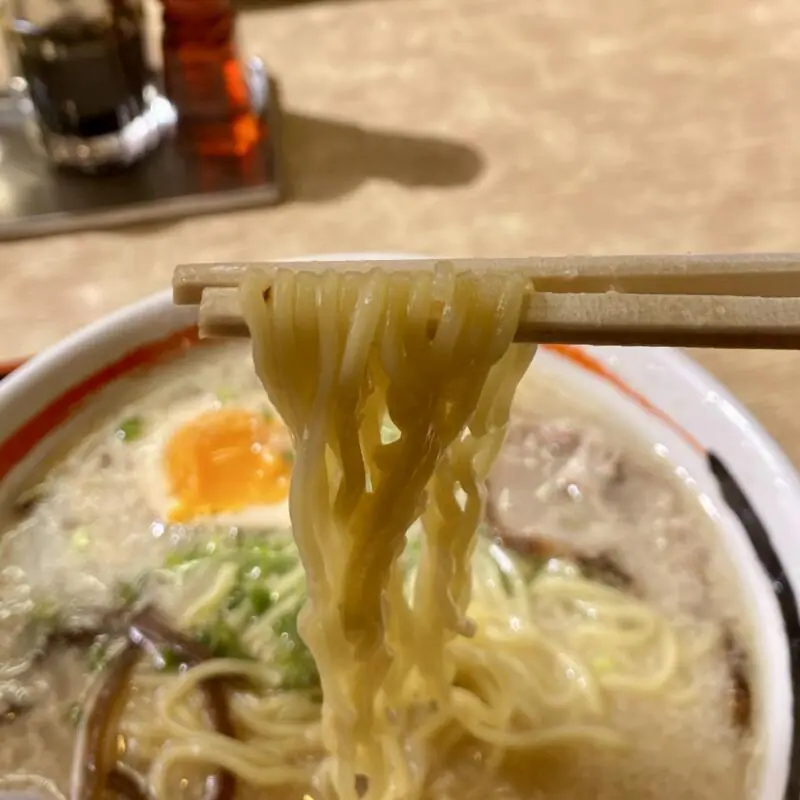 ラーメンショップAji-Q アジキュー 外旭川店 秋田県秋田市外旭川 コク旨とんこつ 豚骨ラーメン Aセット 半チャーハン 炒飯 おしんこ 自社製麺