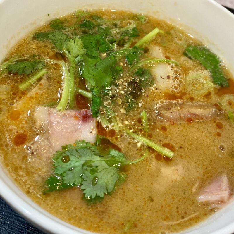 自家製麺 麺や二代目 夜来香 イエライシャン 秋田県秋田市下新城中野 スーラーまぜつけ麺 追い飯 温玉 パクチー スーラーつけ麺 具