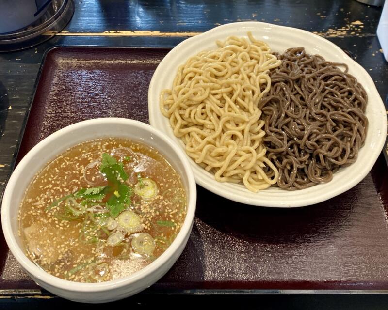 手作り麺 めん僮楽 めんどうらく 山形県山形市落合町 つけ麺塩 替え玉 全粒粉麺と黒小麦麺の2種盛り 相盛り