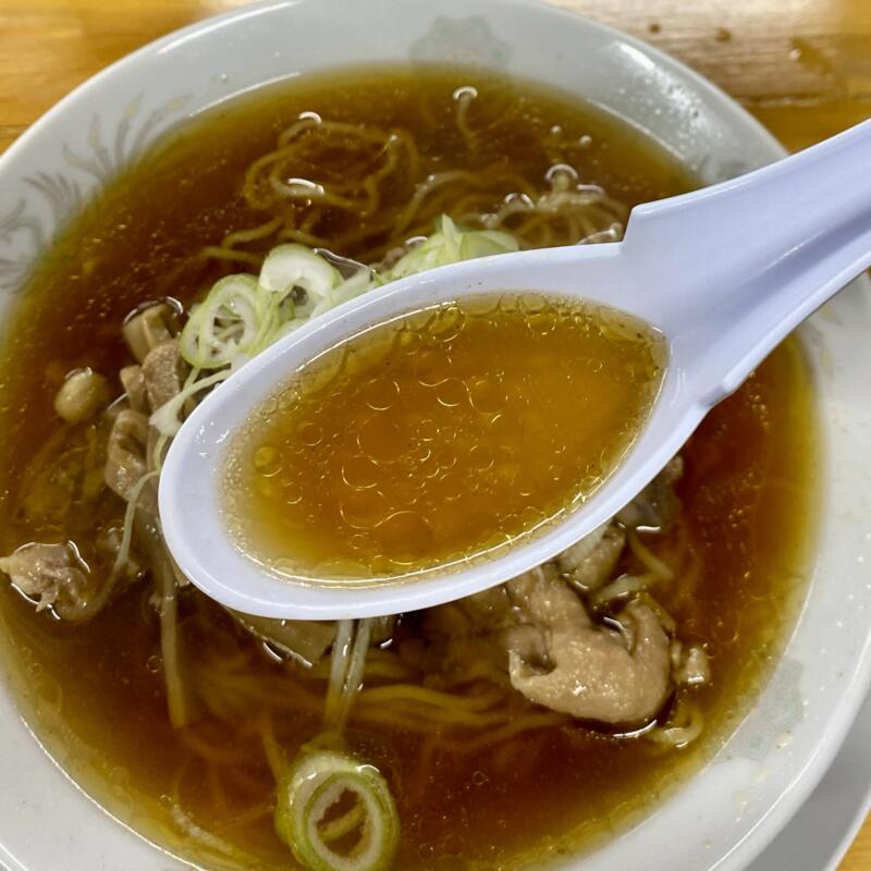 らーめん 味軒 あじけん 秋田県秋田市山王新町 秋田ご当地 親鶏ラーメン しない鶏ラーメン 醤油ラーメン 鶏ラーメン スープ