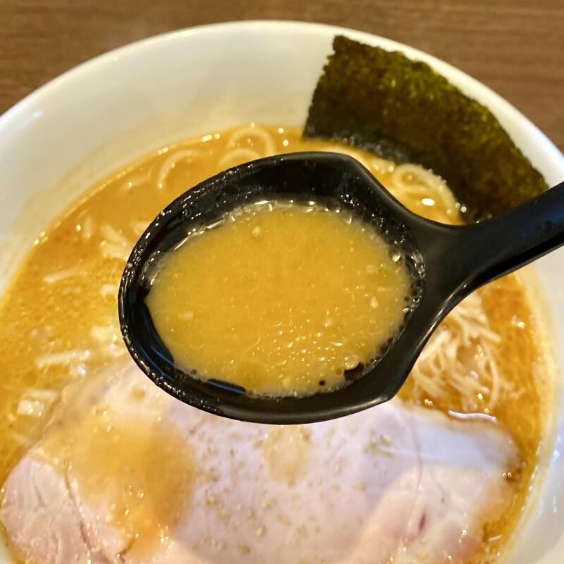 NOODLE SHOP KOUMITEI 香味亭 秋田県横手市婦気大堤 オマール海老香る味噌ラーメン スープ