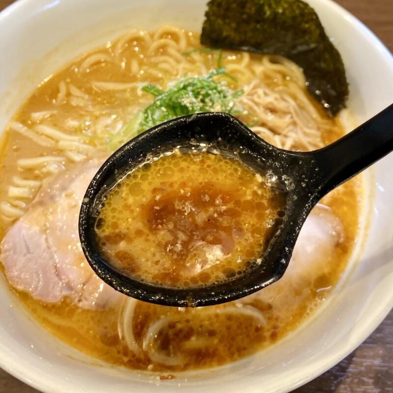 NOODLE SHOP KOUMITEI 香味亭 秋田県横手市婦気大堤 オマール海老香る味噌ラーメン スープ