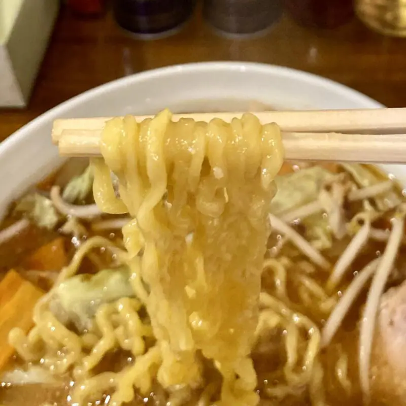 中華そば あらや 青森県弘前市高田 みそラーメン 味噌ラーメン 麺