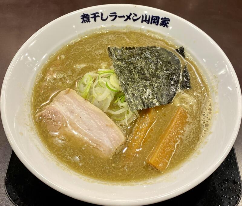 煮干しラーメン山岡家 弘前店 青森県弘前市外崎 煮干し豚骨ラーメン