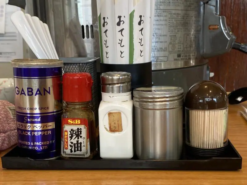 札幌ラーメン ラーメン 厨 くりや 青森県青森市堤町 食糧会館1階 辛味噌ラーメン 味変 調味料