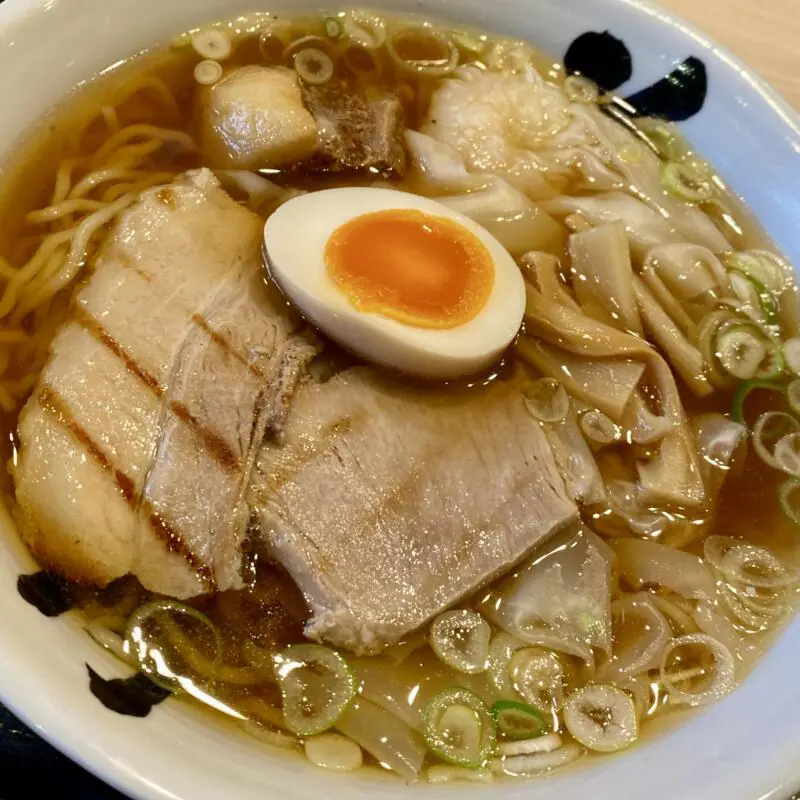 花鳥風月 鶴岡店 山形県鶴岡市朝暘町 花鳥風月ラーメン 醤油ラーメン ワンタンメン 具