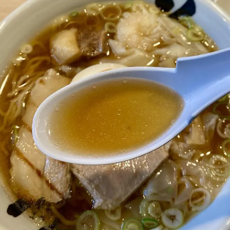 花鳥風月 鶴岡店 山形県鶴岡市朝暘町 花鳥風月ラーメン 醤油ラーメン ワンタンメン スープ