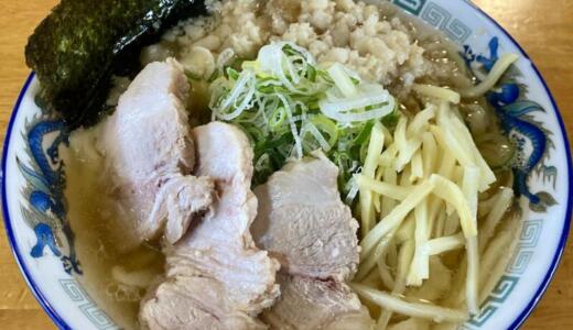 自家製麺 佐藤＠秋田県大仙市大曲上栄町にて太麺背脂中華塩をオーダー！プニプニな背脂×強靭な歯応えの極太縮れ麺の相乗効果で食べ応え抜群なインスパイアラーメン♪