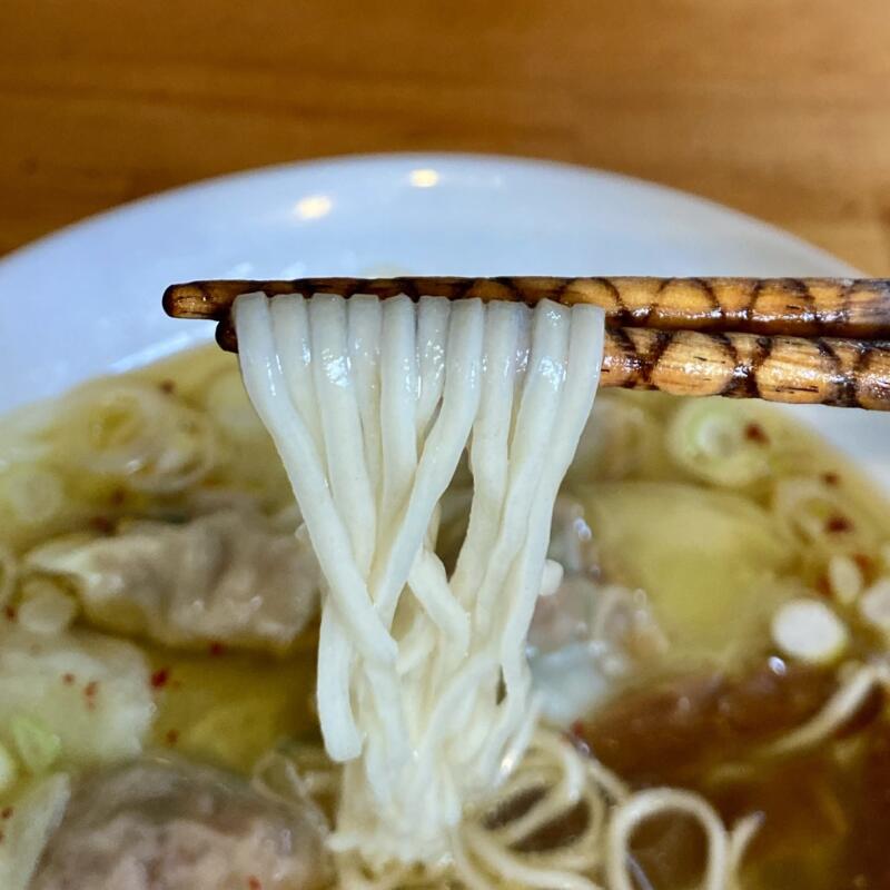 中華そばde小松 デコマツ 秋田県大仙市大曲丸の内 海老入りワンタン麺 塩味 塩ラーメン 麺