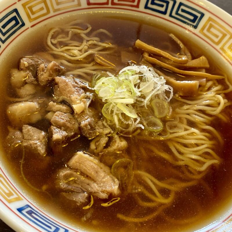 てっぱん屋台 たこすけ 秋田県由利本荘市大門 親鶏中華 秋田ご当地 しない鶏ラーメン 親鶏ラーメン 醤油ラーメン 具