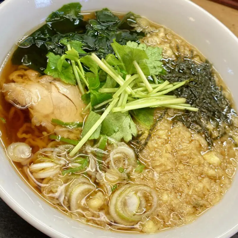 そばと食事処 ゆとり庵 秋田県秋田市上北手荒巻 秋田県ゆとり生活創造センター遊学舎内 蕎麦屋の中華そば 醤油ラーメン 具