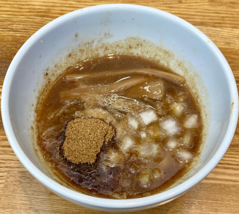 麺のご馳走 花うさぎ 秋田県仙北市角館町北野 濃厚豚骨つけめん 魚粉 濃厚豚骨魚介系つけ麺 つけ汁 スープ