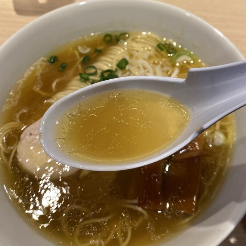 麺屋 一燈 いっとう 東京都葛飾区東新小岩 芳香香味そば(塩) 塩ラーメン スープ