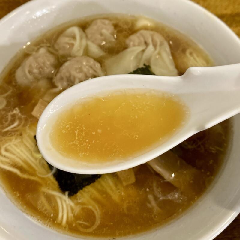 支那ソバ おさだ 東京都板橋区大山金井町 大山駅 ワンタンメン わんたん麺 雲呑麺 醤油ラーメン スープ