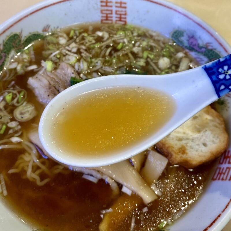 パブ＆喫茶 未完成 みかんせい 秋田県大館市幸町 しょうゆラーメン 醤油ラーメン スープ