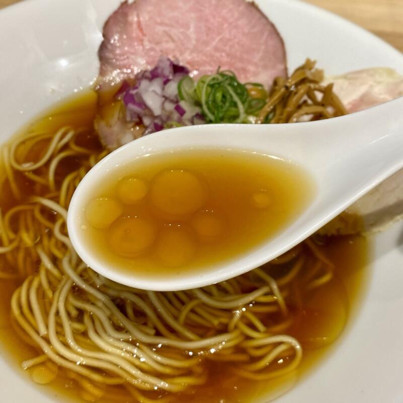 麺の朧 おぼろ 秋田県秋田市高陽幸町 醤油らーめん 醤油ラーメン スープ