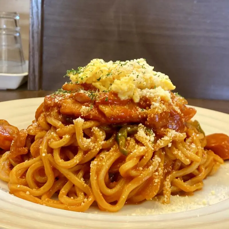 NOODLE SHOP KOUMITEI 香味亭 秋田県横手市婦気大堤 自家製ヌードルのナポリタン 洋風汁なしラーメン サイドビュー