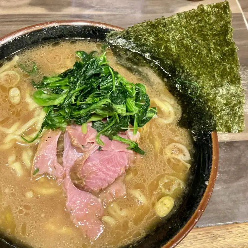 神田ラーメン わいず 東京都千代田区内神田 神田駅 ラーメン 横浜家系ラーメン 濃厚豚骨醤油ラーメン 具