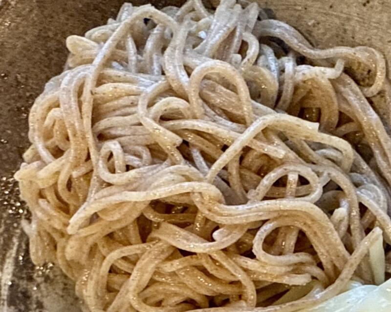 Ramen FeeL ラーメンフィール 東京都青梅市梅郷 日向和田駅 FeeLつけ麺 スープダブル つけ汁 醤油味 醤油スープ 黒い麺 自家製麺