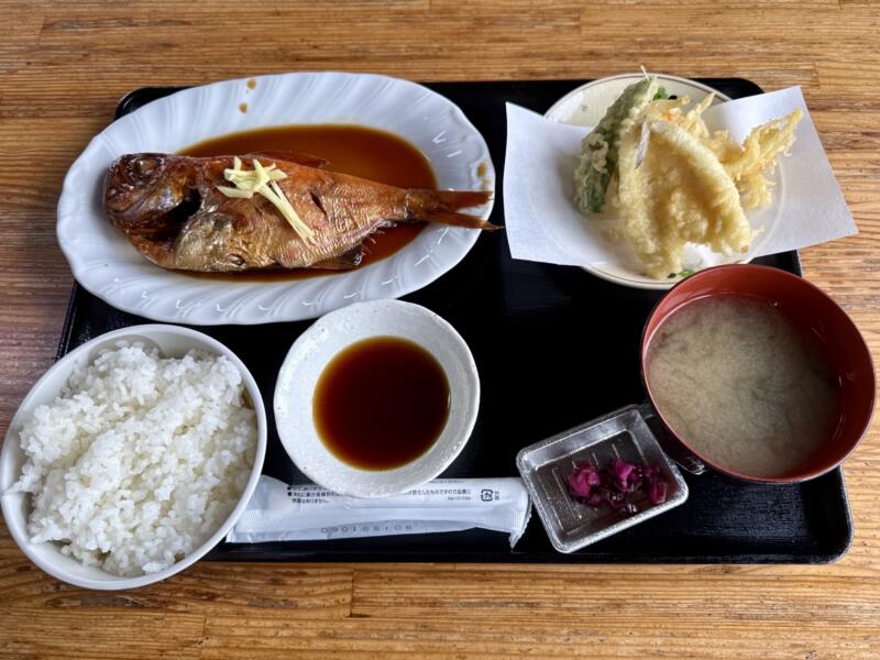 心の一品 相浜亭 千葉県館山市相浜 金目定食 金目鯛の煮付け キスの天ぷら ピーマン かき揚げ 味噌汁