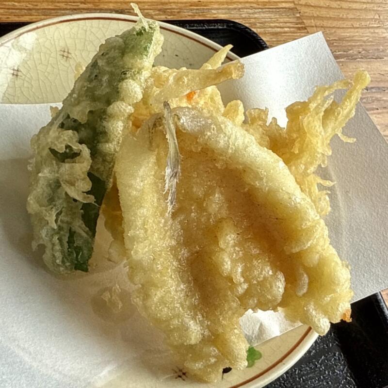 心の一品 相浜亭 千葉県館山市相浜 金目定食 金目鯛の煮付け キスの天ぷら ピーマン かき揚げ 味噌汁