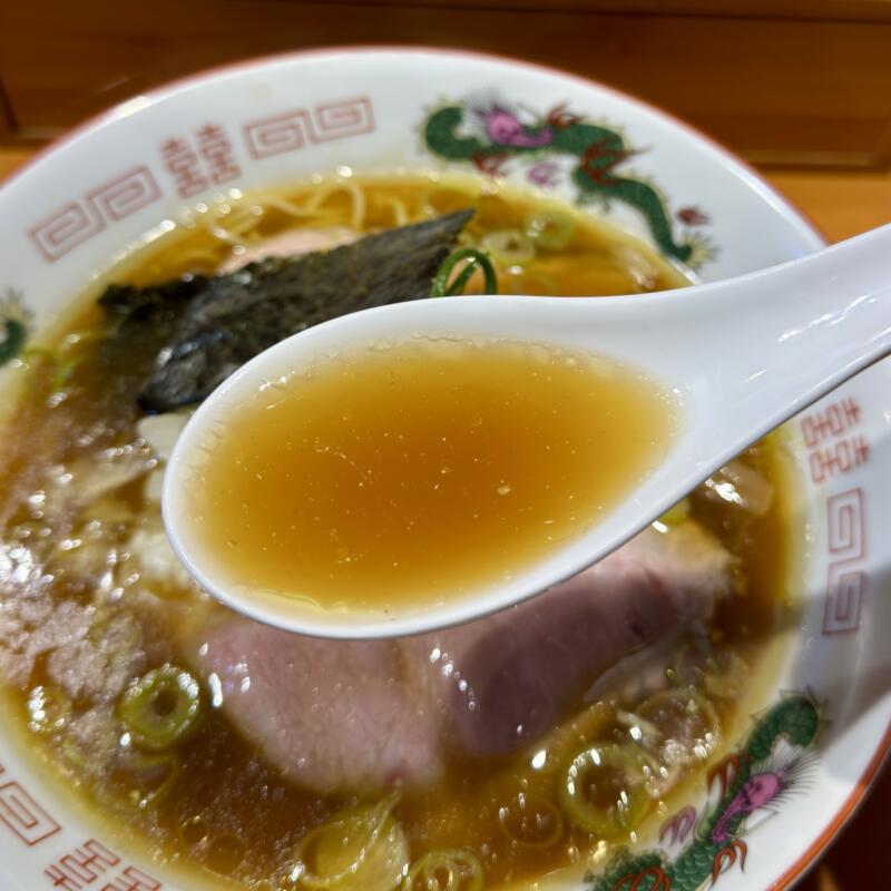 麺や みなと 秋田県秋田市手形山崎町 手形ラーメンストリート 中華そば 醤油ラーメン スープ