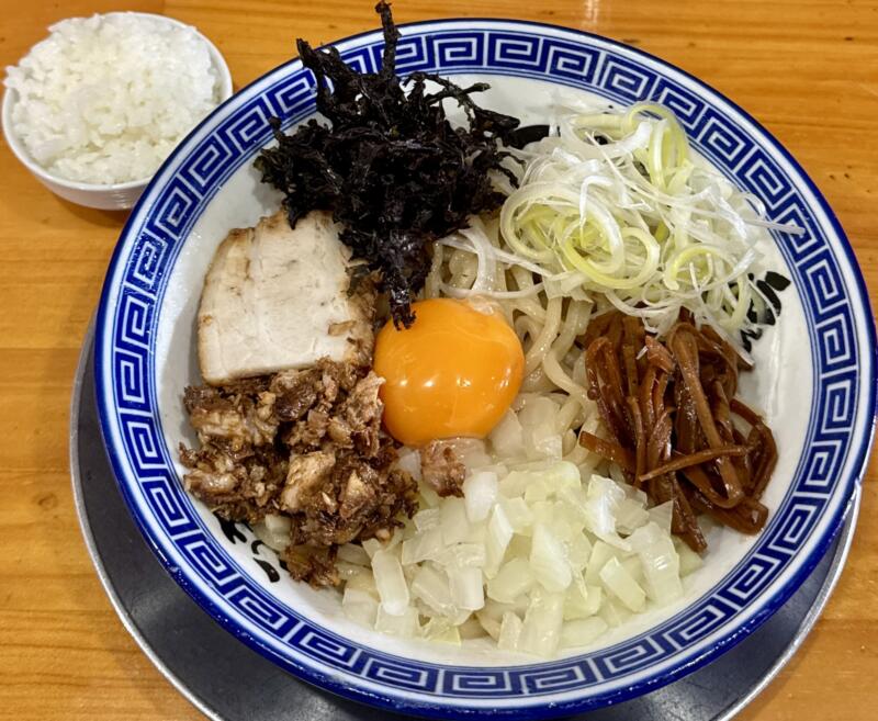 らーめん潤 秋田店 秋田県秋田市山王 潤まぜそば白 汁なしラーメン 油そば 追い飯無料