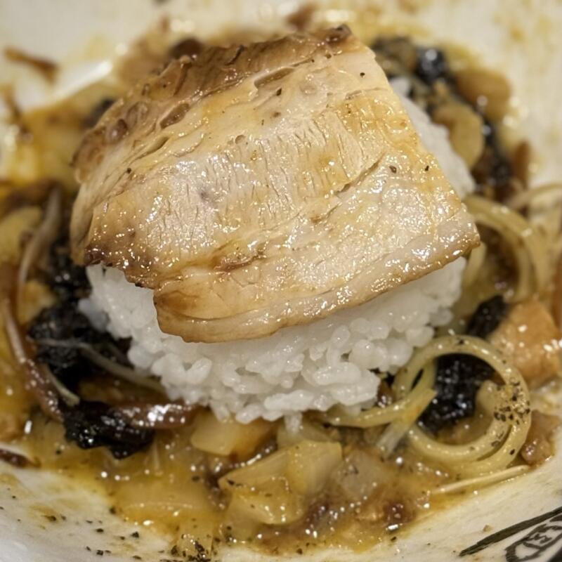らーめん潤 秋田店 秋田県秋田市山王 潤まぜそば白 汁なしラーメン 油そば 追い飯無料