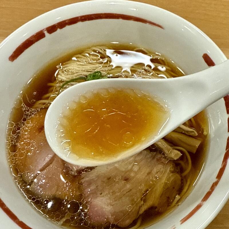 らぁめん 倉井 くらい 新潟県新潟市中央区西堀通8番町 醤油らぁめん 醤油ラーメン スープ