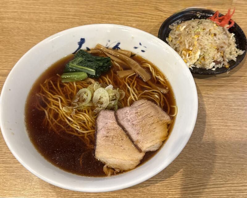 大江戸 県庁前店 新潟県新潟市中央区出来島 秋田ご当地 江戸系ラーメン 醤油ラーメン ニラ辛薬味 小盛チャーハン 炒飯