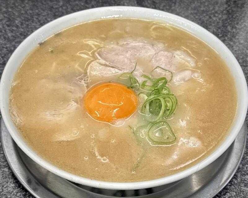 佐賀ラーメン いちげん。 佐賀県佐賀市川副町大字西古賀 卵黄入りラーメン 最高級一番摘み 干海苔 豚骨ラーメン