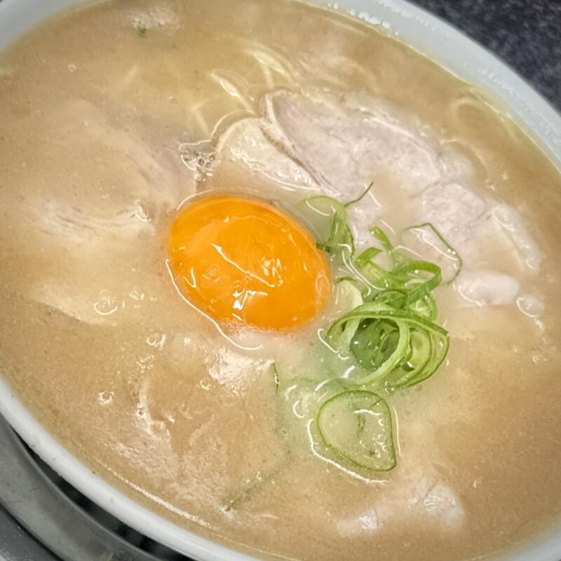 佐賀ラーメン いちげん。 佐賀県佐賀市川副町大字西古賀 卵黄入りラーメン 最高級一番摘み 干海苔 豚骨ラーメン 具