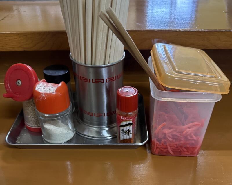 ラーメン ホルモン 大臣閣 だいじんかく 佐賀県佐賀市諸富町諸富津 ラーメン 佐賀ラーメン 豚骨ラーメン 味変 調味料