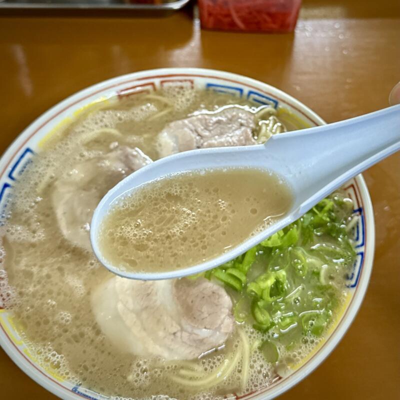 ラーメン ホルモン 大臣閣 だいじんかく 佐賀県佐賀市諸富町諸富津 ラーメン 佐賀ラーメン 豚骨ラーメン スープ