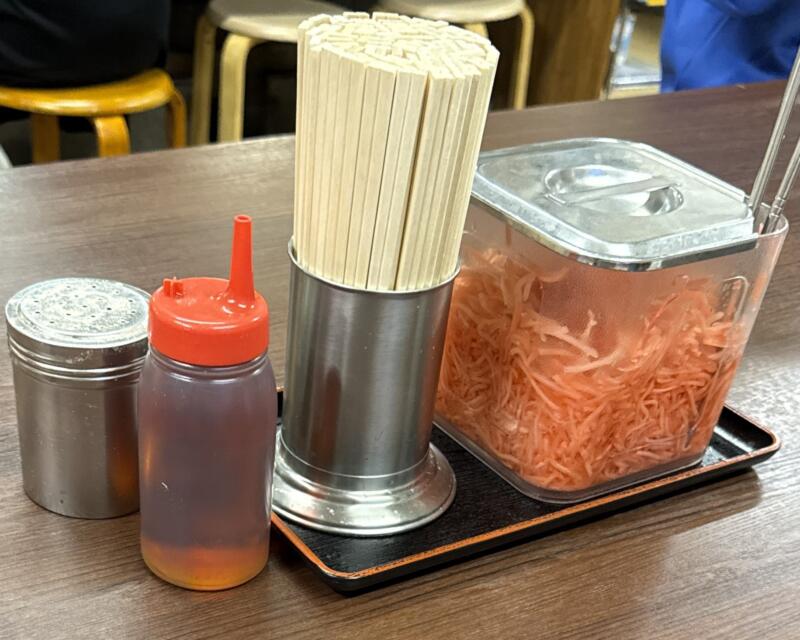 丸星ラーメン 丸星中華そばセンター 国道系ラーメン 福岡県久留米市高野 ラーメン 久留米ラーメン 豚骨ラーメン 味変 調味料