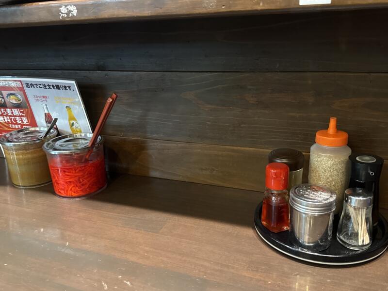 風来軒 加納本店 ふうらいけん 宮崎県宮崎市清武町大字加納 とんこつラーメン 宮崎ラーメン 濃厚豚骨ラーメン 味変 調味料