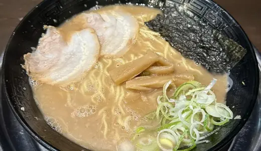 風来軒 加納本店＠宮崎県宮崎市清武町加納にてとんこつラーメンをオーダー！宮崎から濃厚豚骨ラーメンを世に広めたパイオニアな人気店の逸品♪