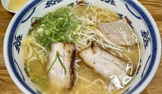 マルチョンラーメン志布志本店＠鹿児島県志布志市志布志町志布志にて中ラーメンをオーダー！今年で創業63年の人気店で朝ラーを堪能♪