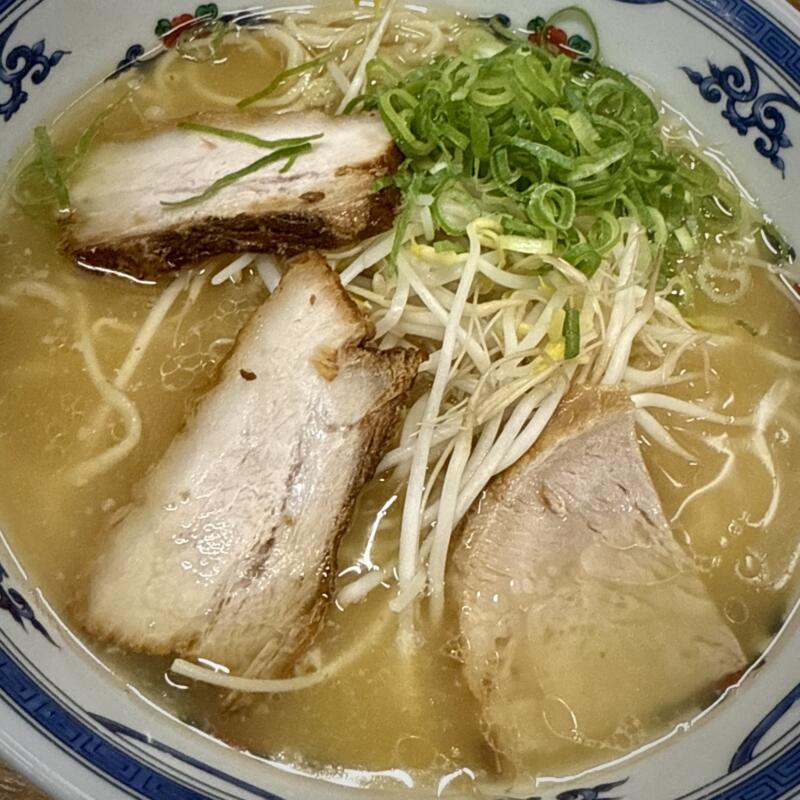 マルチョンラーメン 志布志本店 鹿児島県志布志市志布志町志布志 中ラーメン 鹿児島ラーメン 豚骨ラーメン 具