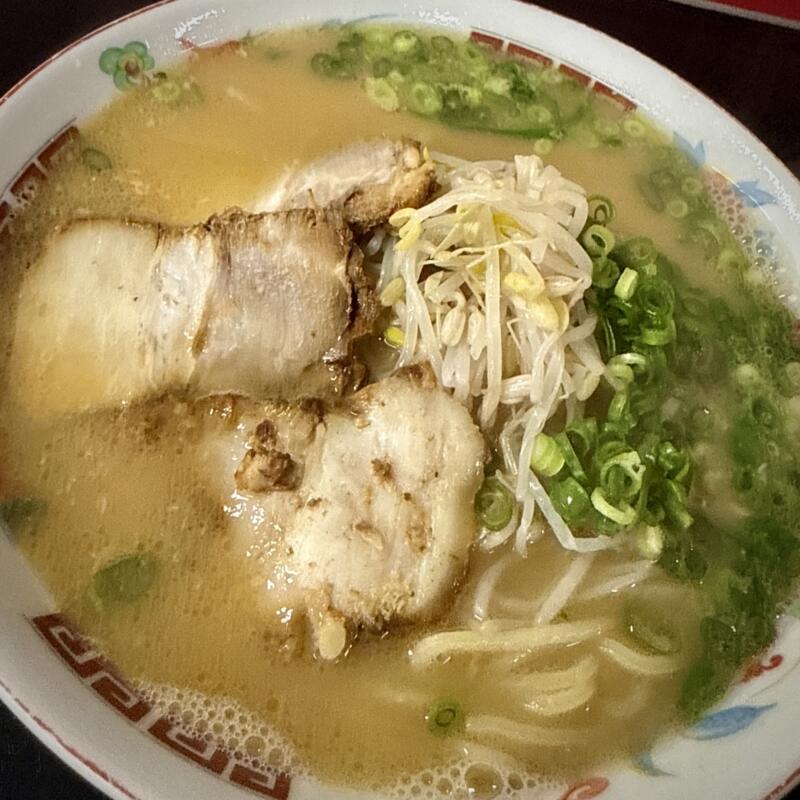 とくだラーメン ラーメン専門 とくだ 鹿児島県霧島市隼人町真考 ラーメン(中) 鹿児島ラーメン 豚骨ラーメン 具
