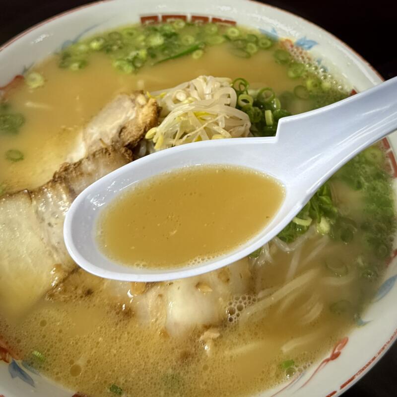 とくだラーメン ラーメン専門 とくだ 鹿児島県霧島市隼人町真考 ラーメン(中) 鹿児島ラーメン 豚骨ラーメン スープ