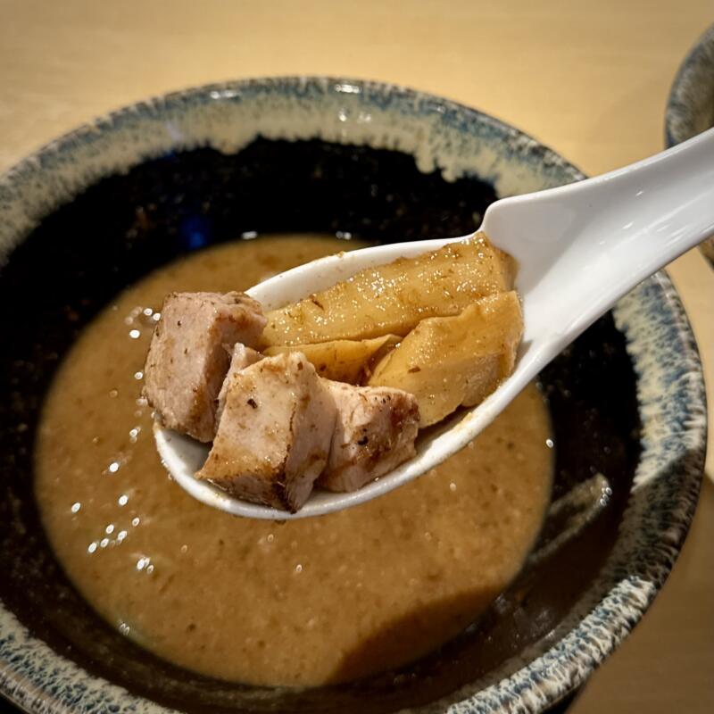 麺屋ぶしがみ 岩手県花巻市下小舟渡 インディー花巻 INDY500花巻敷地内 節つけ麺 濃厚豚骨魚介系つけめん 具 刻みチャーシュー メンマ
