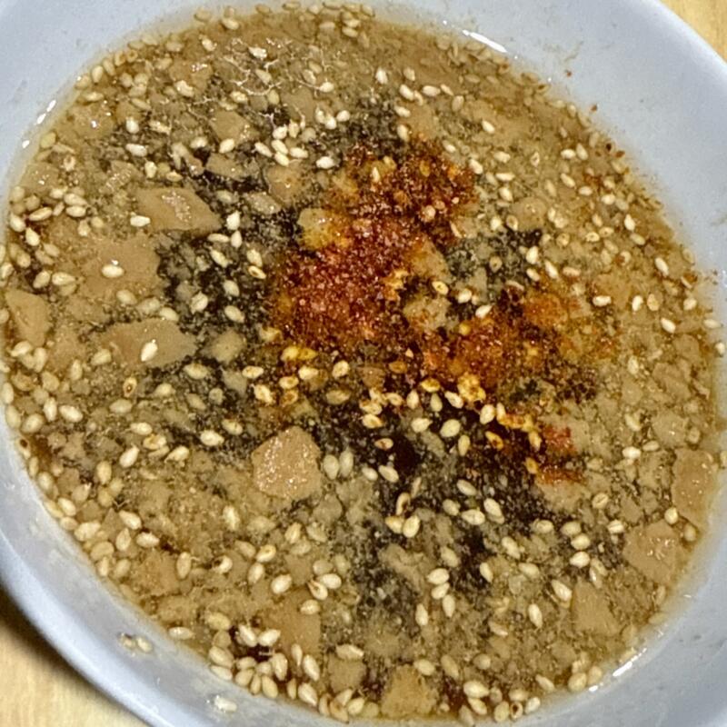 ラーメン 鈴や すずや 山形県鶴岡市日吉町 鶴岡駅前 サンロード日吉商店街 鈴やのつけ麺 具