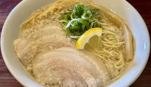 地酒BARU TSUBASA＠秋田県秋田市中通の間借り営業のラーメン屋さんにて豚しじみラーメンをオーダー！lucky_cat_akita(ラッキーキャットアキタ)アカウントな口コミで広がる新店♪